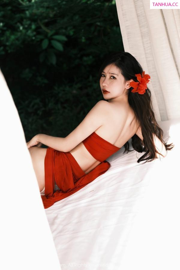 尹甜甜  [XiuRen]高清写真图 2023.04.23 No.6617 尹甜甜 万宁旅拍第22张图片